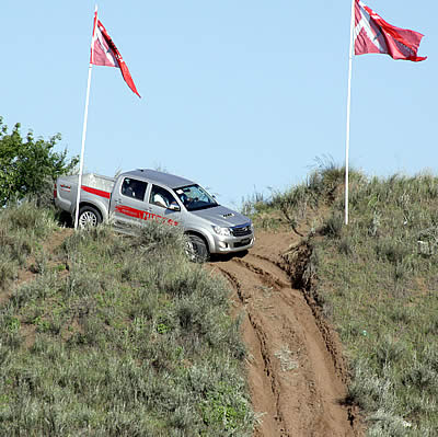 Nueva Toyota Hilux y SW4 en BHASSA