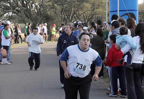 El atletismo y la música reunió a miles de personas en Parque Luro