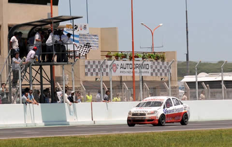 4a fecha del Turismo Nacional en el Autódromo