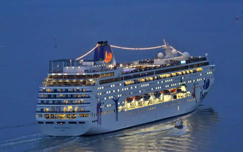 A Europa en barco, auto y avión