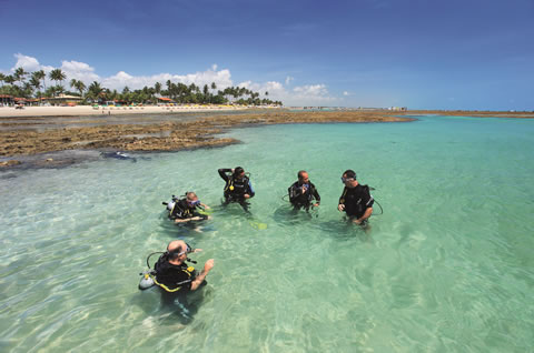 Playas paradisíacas y buceo nocturno en Porto de Galinhas