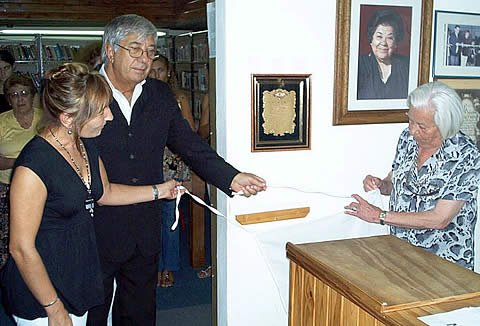 Descubrimiento de Placa en homenaje a Carmen Ferrari de Gimenez, en el marco del Día Internacional de la Mujer en General Pico.